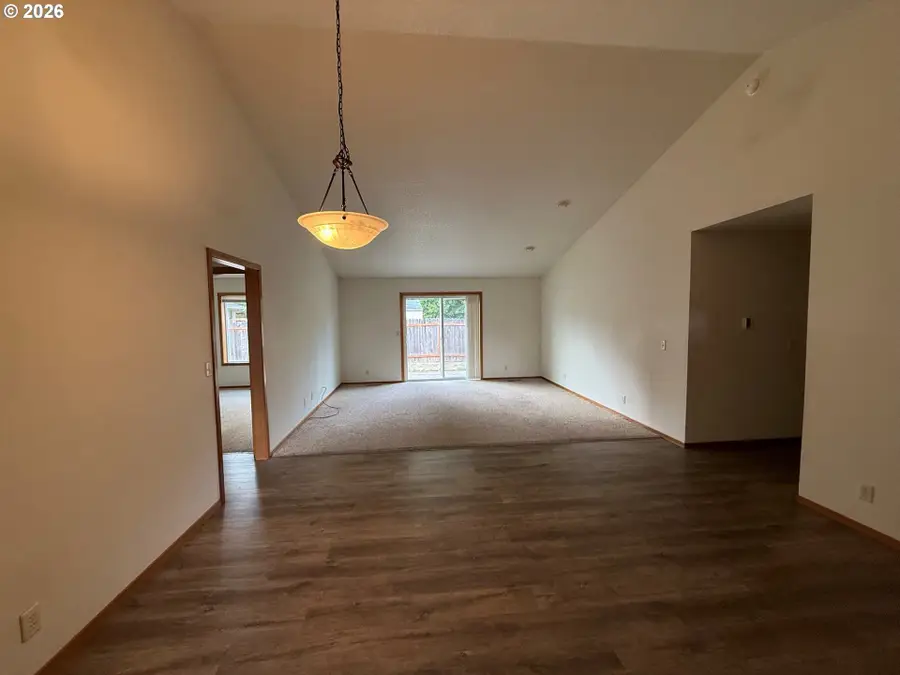 736 Judith Ct, Saint Helens, OR 97051 - #3