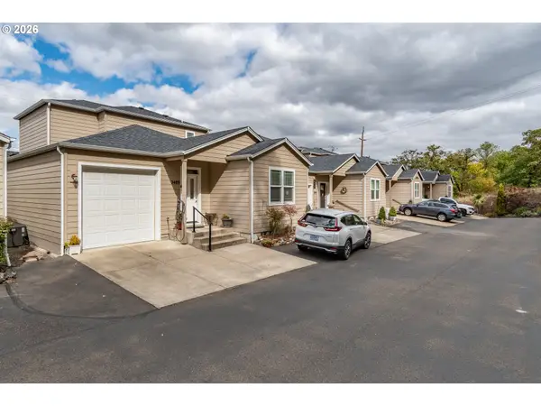 2489 SE Waldon Ave, Roseburg, OR 97470