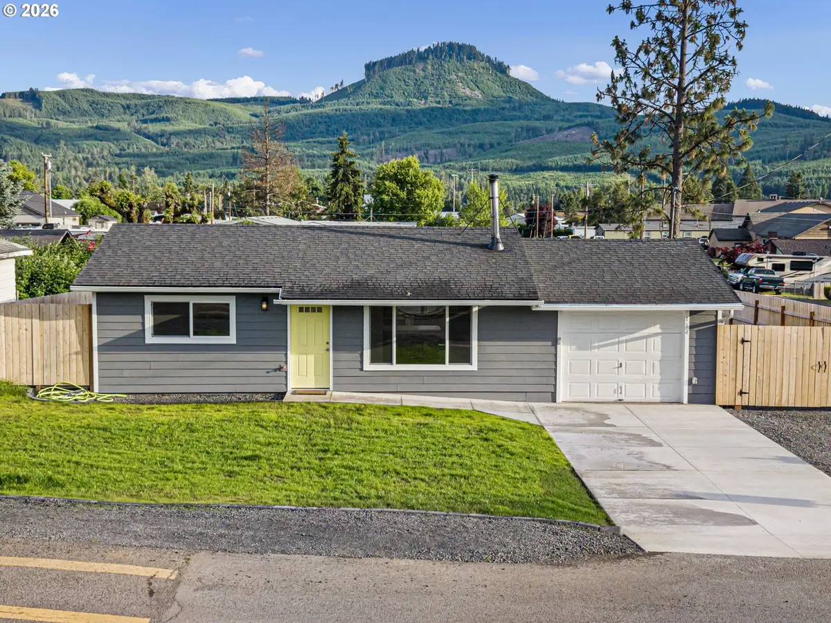 114 E 3rd St, Lowell, OR 97452 - #1