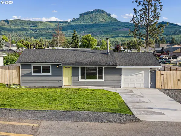 114 E 3rd St, Lowell, OR 97452