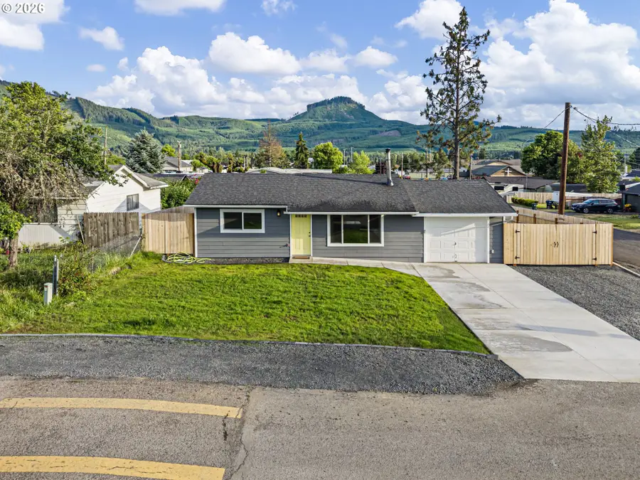 114 E 3rd St, Lowell, OR 97452 - #2