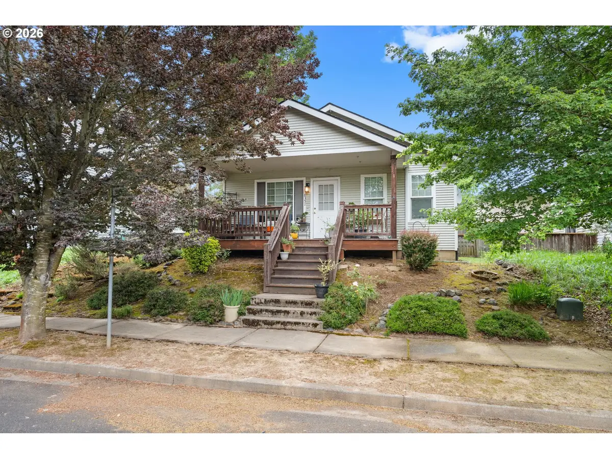 8351 N Bank St, Portland, OR 97203 - #1