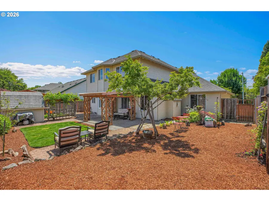 565 NE Lenox St, Hillsboro, OR 97124 - #3