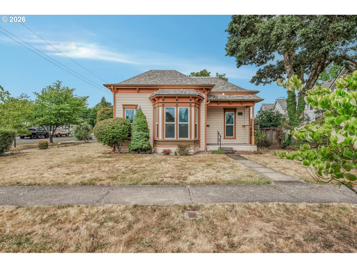 482 S 4th St, Independence, OR 97351 - #1