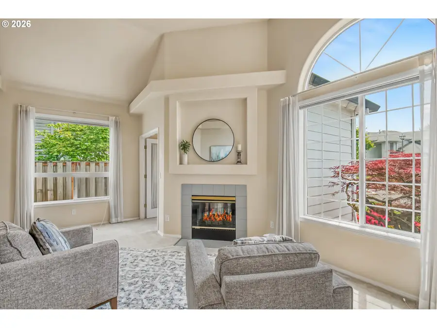8891 SW Iowa Dr, Tualatin, OR 97062 - #3