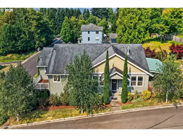 918 NE Sunset Ct, Clatskanie, OR 97016