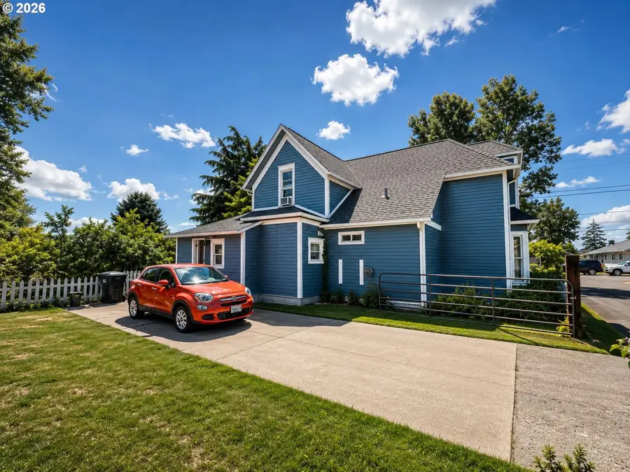 730 S 12th Ave, Cornelius, OR 97113 - #3