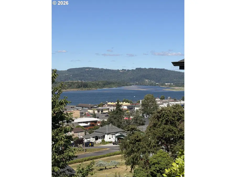 417 W E St, Rainier, OR 97048 - #2
