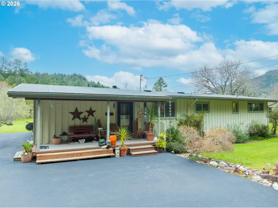 28448 Mateer Rd, Gold Beach, OR 97444 - #2