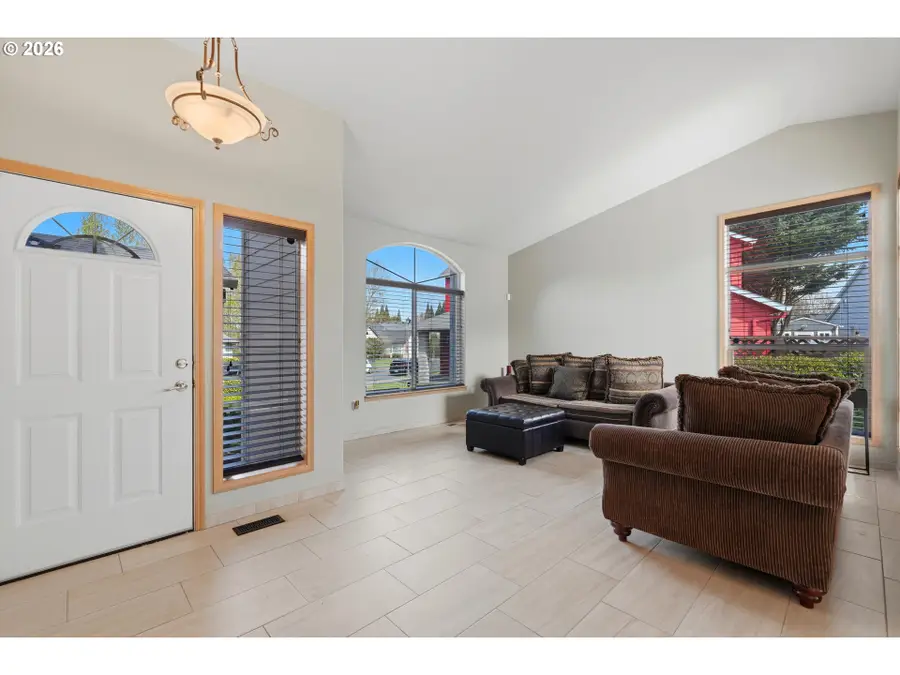 2022 NE Blue Heron Dr, Portland, OR 97211 - #3