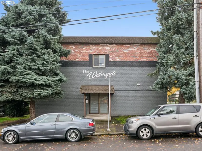 10 S Porter St, Portland, OR 97201 - Image #1
