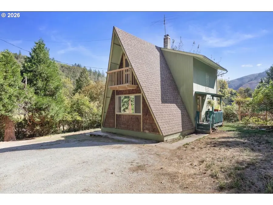 185 Ecklund St, Canyonville, OR 97417 - #2