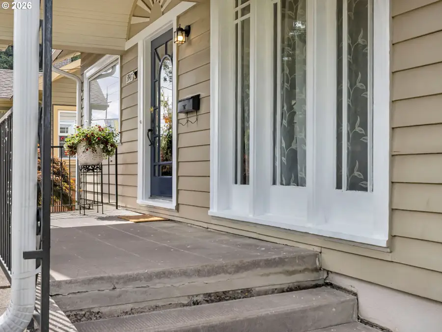 3947 SE Stark St, Portland, OR 97035 - #2