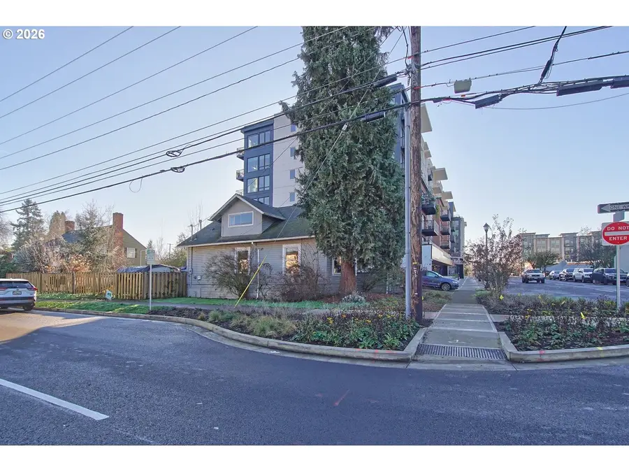 174 NE 4th Ave, Hillsboro, OR 97124 - #3