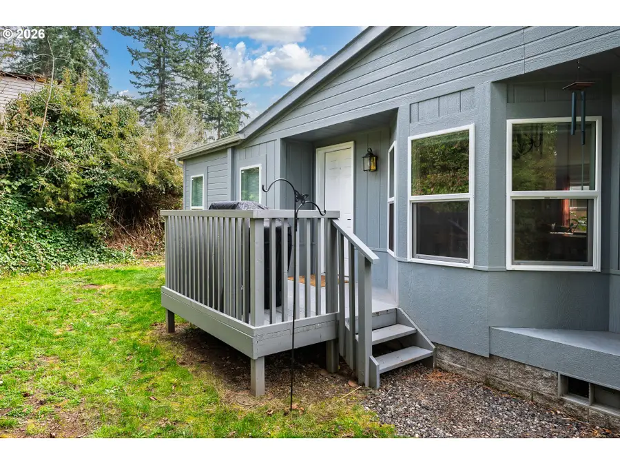 422 SW Juniper Rd, Estacada, OR 97023 - #2