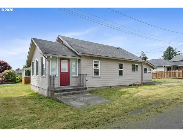 207 2nd St, Garibaldi, OR 97118