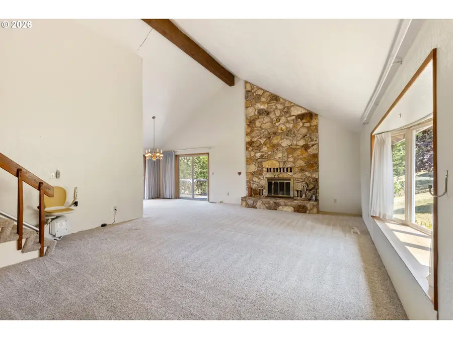 1030 Garden Grove Dr, Roseburg, OR 97471 - #3