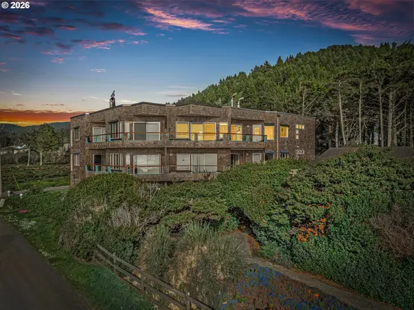 438 Shellmidden Way, Yachats, OR 97498