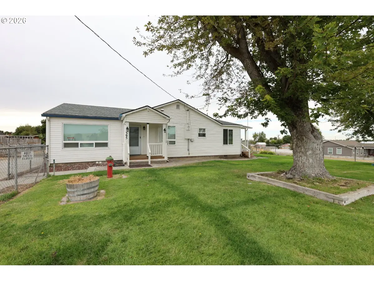 395 NE 10th St, Hermiston, OR 97838 - #1