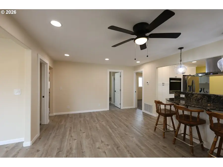395 NE 10th St, Hermiston, OR 97838 - #3