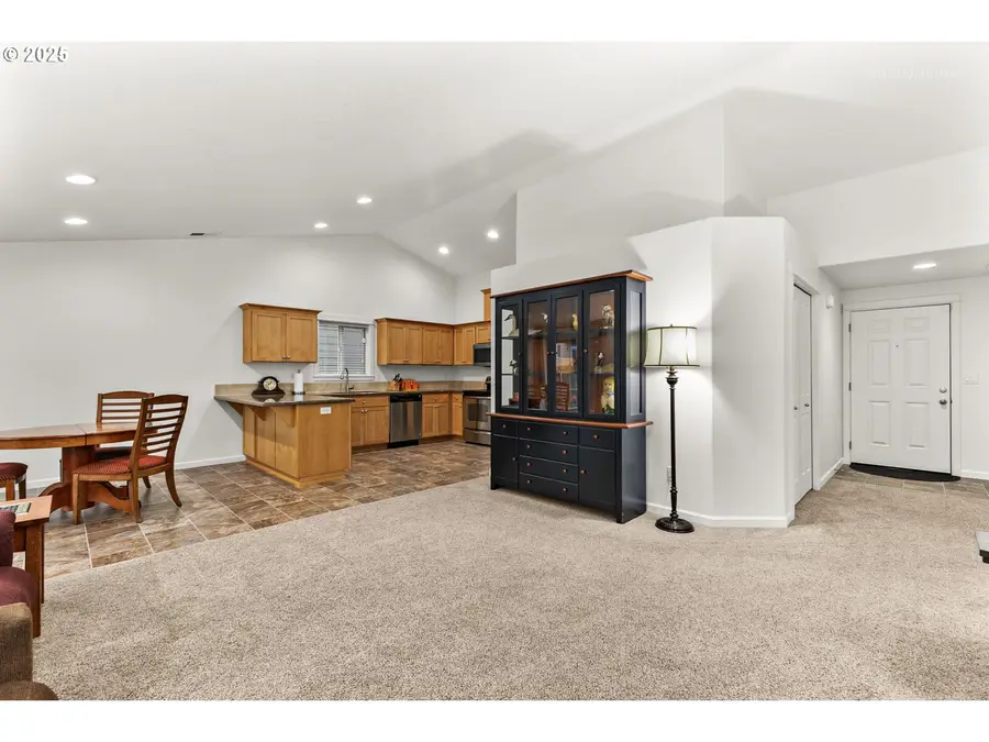 2834 NE Hidden Meadow Dr, McMinnville, OR 97128 - Image #3