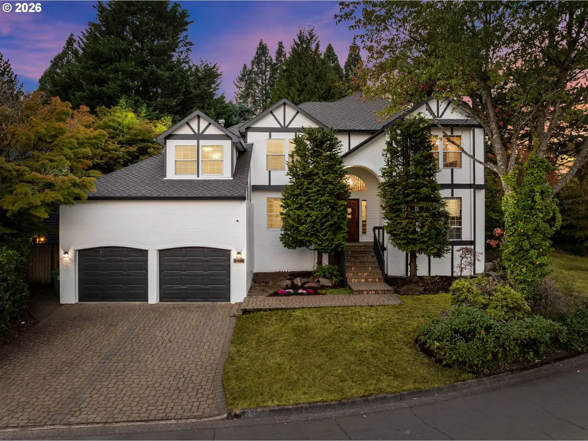 17973 Saint Clair Dr, Lake Oswego, OR 97034 - #1