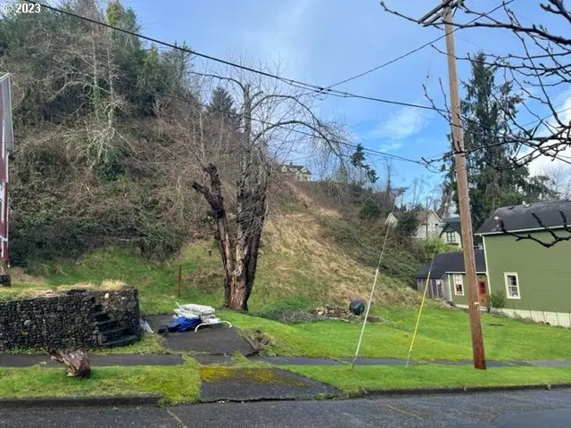 451 6th St, Astoria, OR 97103 - #3