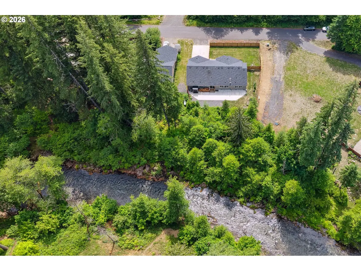 202 Edgewater Dr, Carson, WA 98610 - #1
