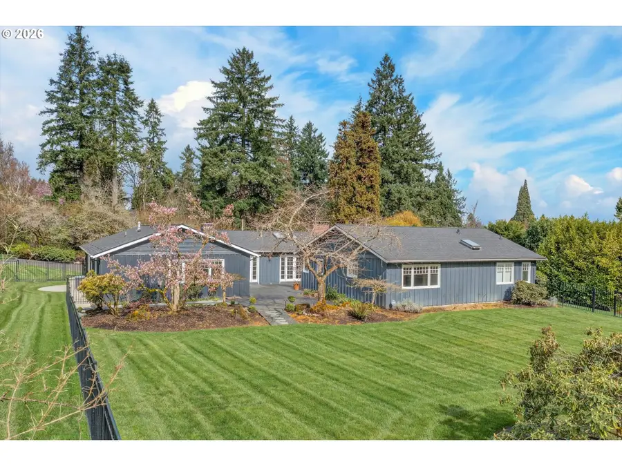 2628 Glenmorrie Dr, Lake Oswego, OR 97034 - #3