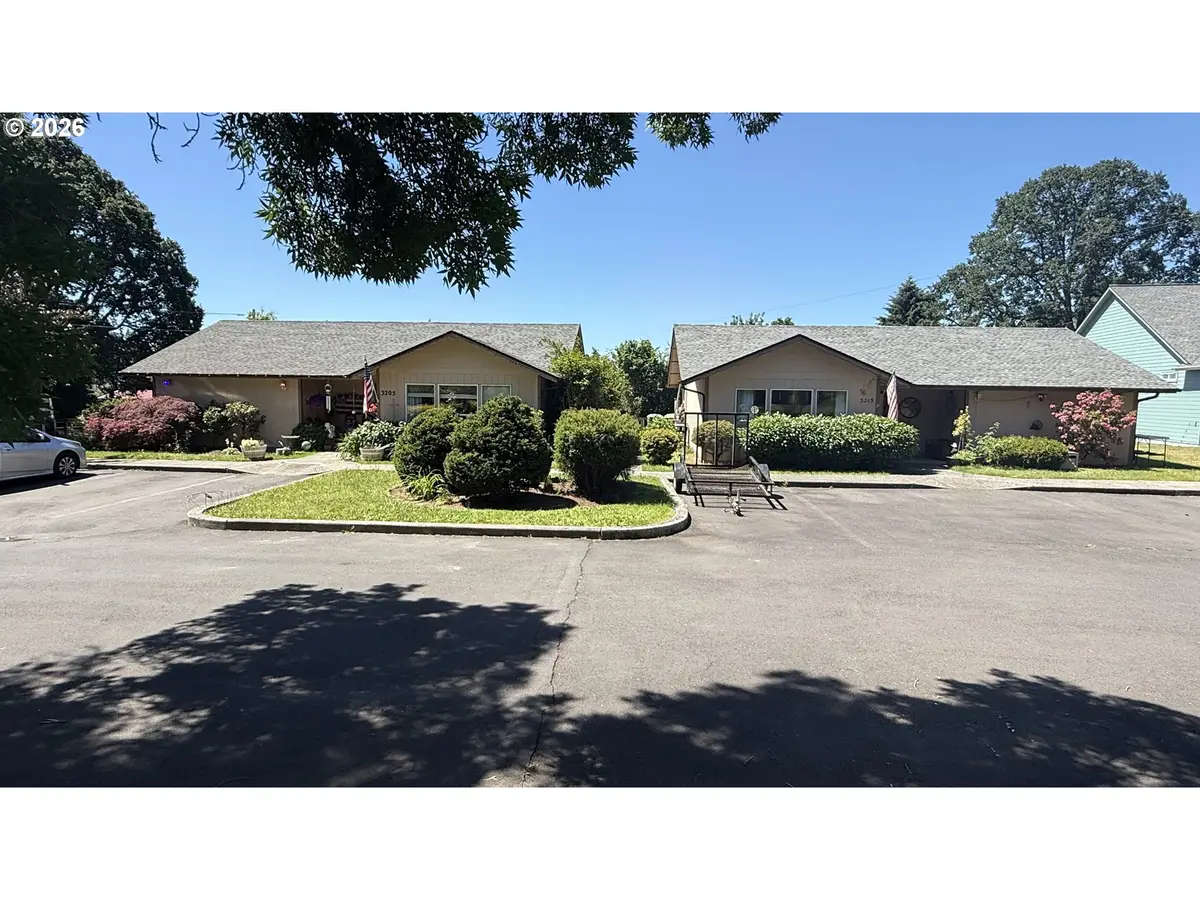 3205 Pacific Way, Longview, WA 98632 - #1