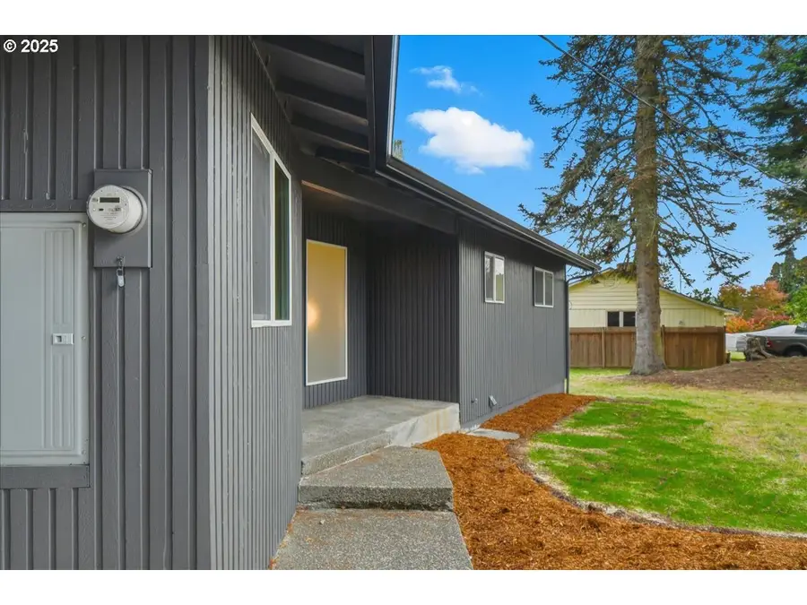 153 Green Acres Dr, Castle Rock, WA 98611 - Image #3