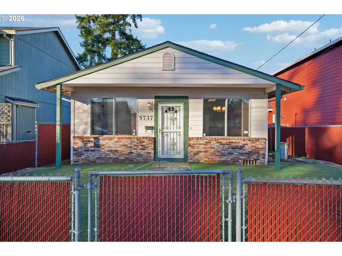 5737 SE Carlton St, Portland, OR 97206 - Image #1
