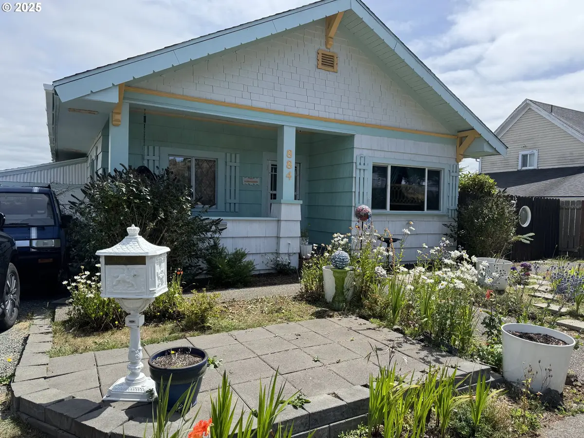 884 S 7th St, Coos Bay, OR 97420 - #1