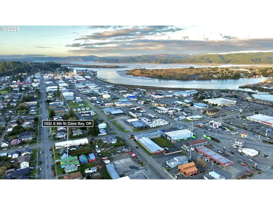 1032 S 4th St, Coos Bay, OR 97420 - #3