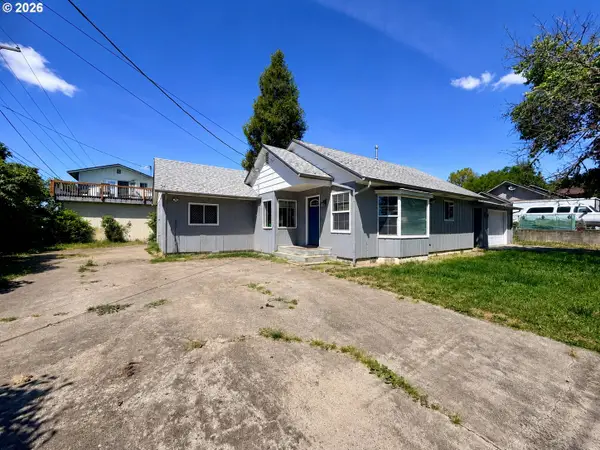 1688 NW Eden St, Roseburg, OR 97470