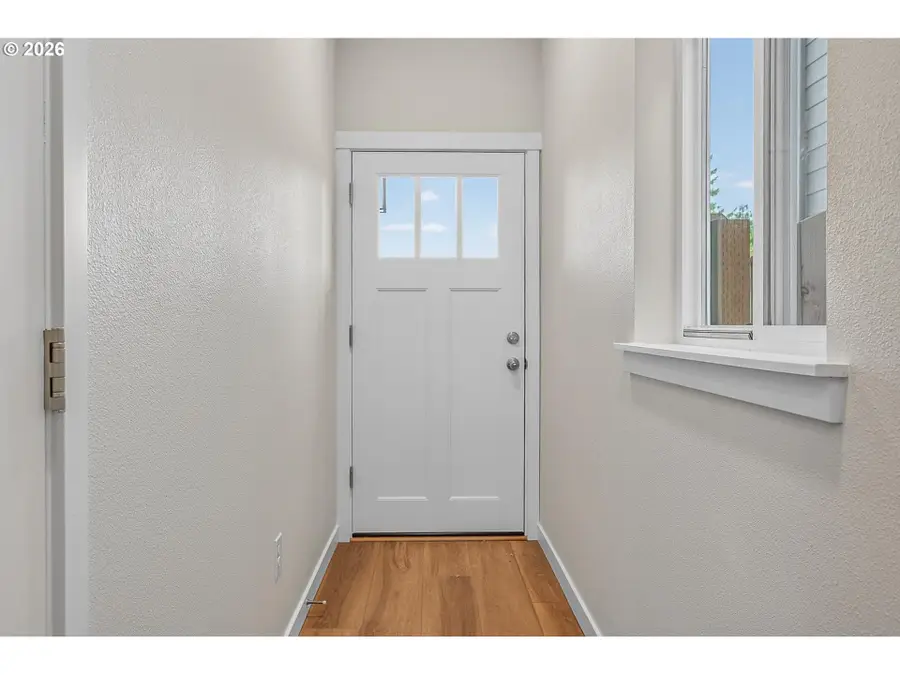 9269 E Burnside St, Portland, OR 97216 - Image #3