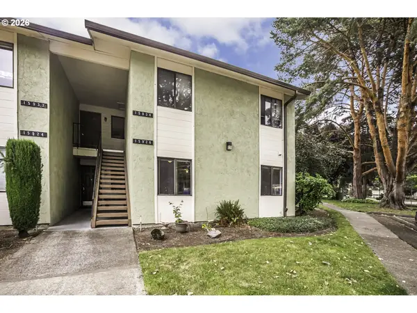 15926 NE Fremont St, Portland, OR 97230