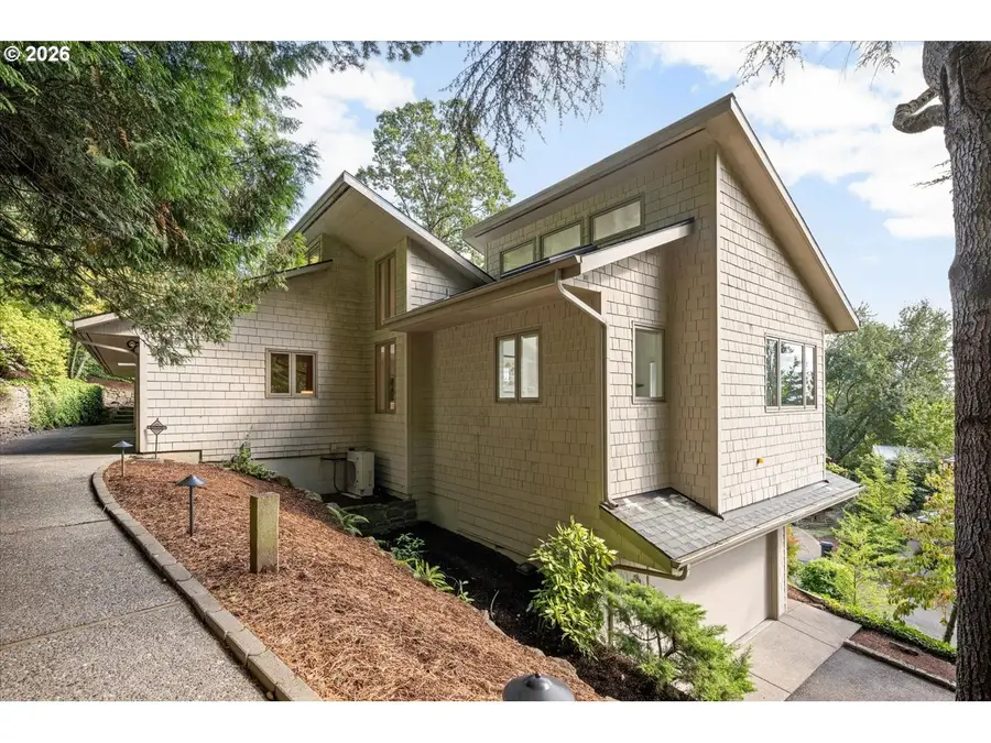 3320 SW 44th Ave, Portland, OR 97221 - #2