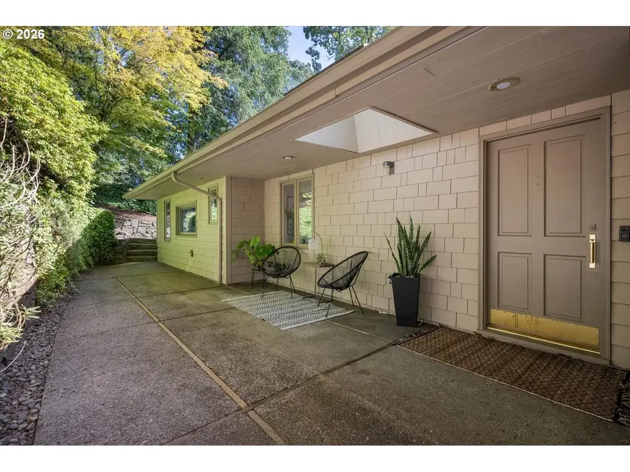 3320 SW 44th Ave, Portland, OR 97221 - #3