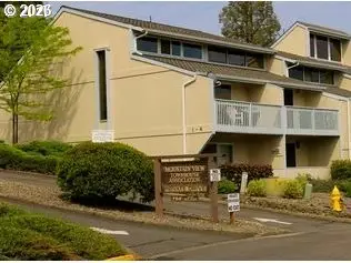 8 NW Mountain View Dr, Roseburg, OR 97471