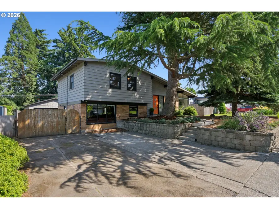 2726 NE 137th Ave, Portland, OR 97230 - #2