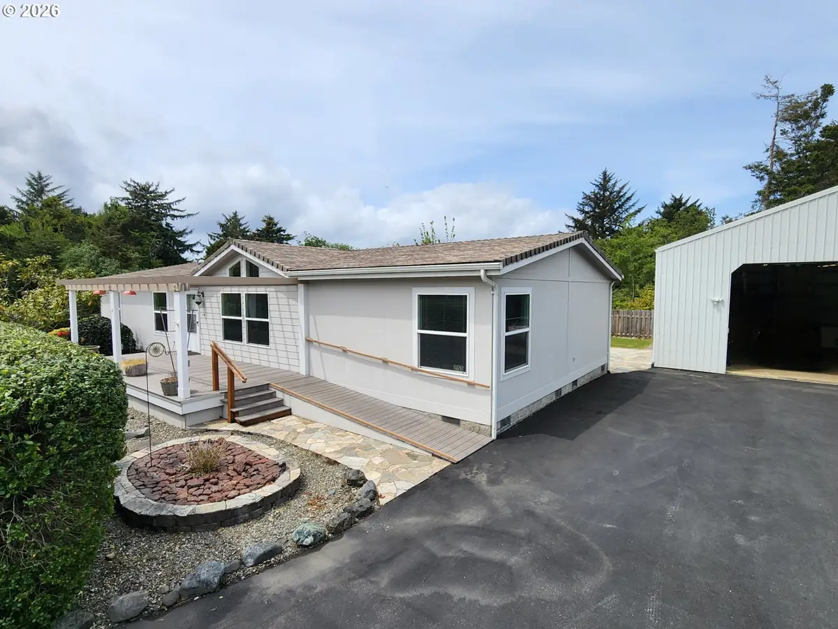 255 SE 15th St, Bandon, OR 97411 - #1