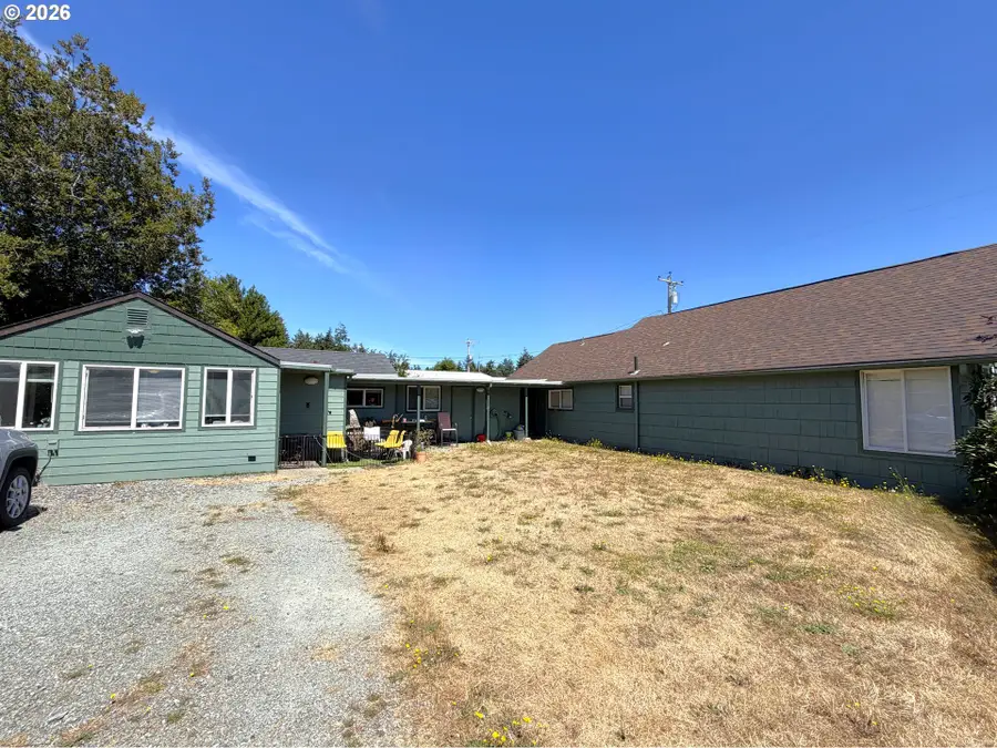 180 Laclair St, Coos Bay, OR 97420 - #3
