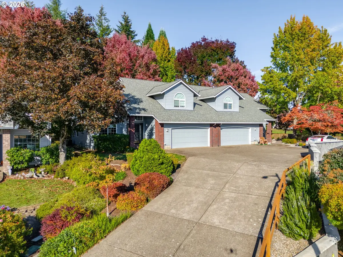 568 NW Willamette Ct, McMinnville, OR 97128 - #1