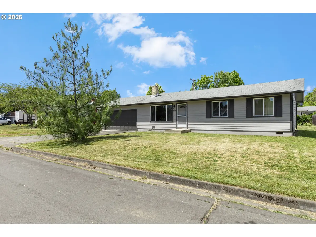 1911 Palos Verdes Dr, Roseburg, OR 97471 - #1