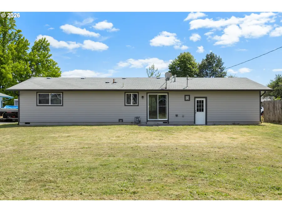 1911 Palos Verdes Dr, Roseburg, OR 97471 - #3