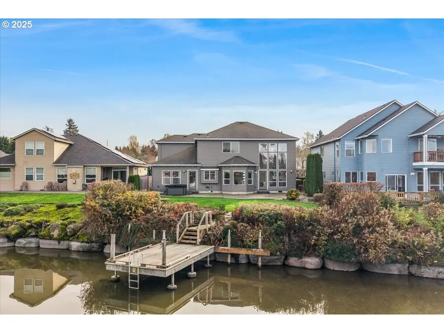 21157 NE Shore Dr, Fairview, OR 97024 - Image #2