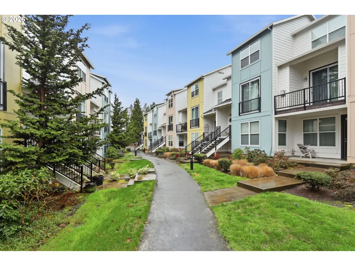 2004 NE Cadbury Ave #213, Hillsboro, OR 97006 - #1