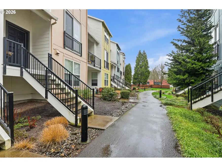 2004 NE Cadbury Ave #213, Hillsboro, OR 97006 - #3
