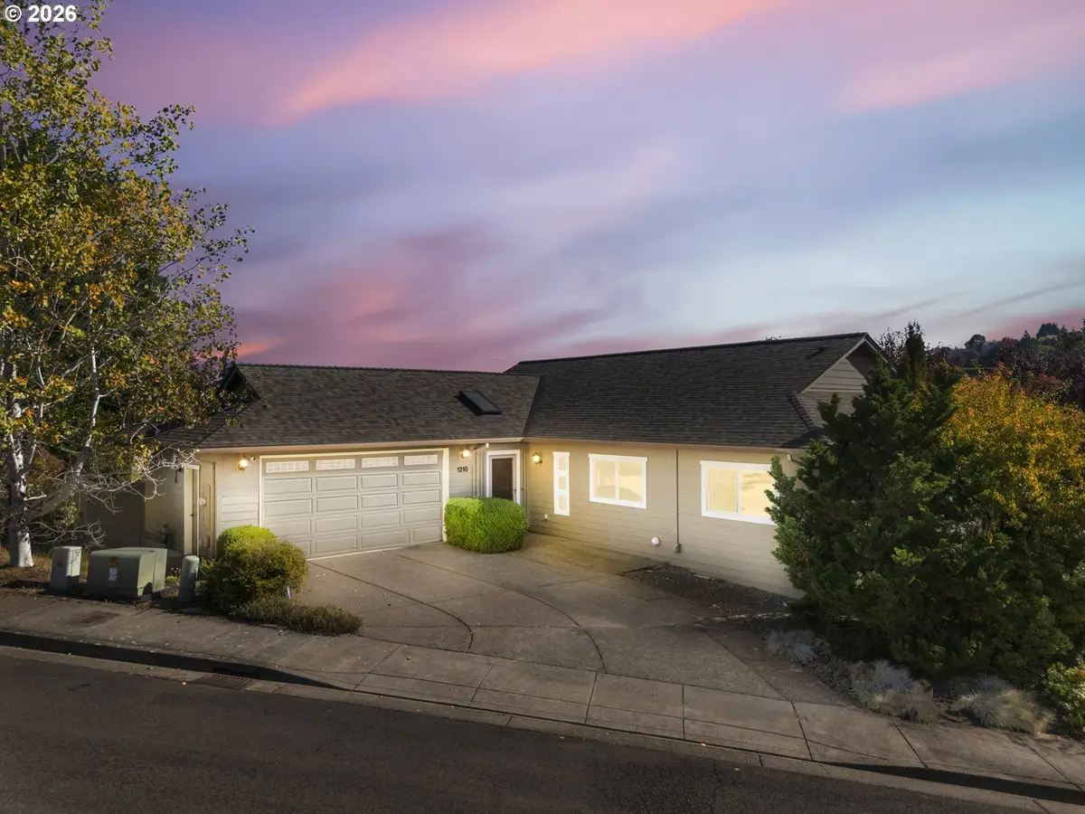 1210 Chatnicka St Nw, Salem, OR 97304 - #1